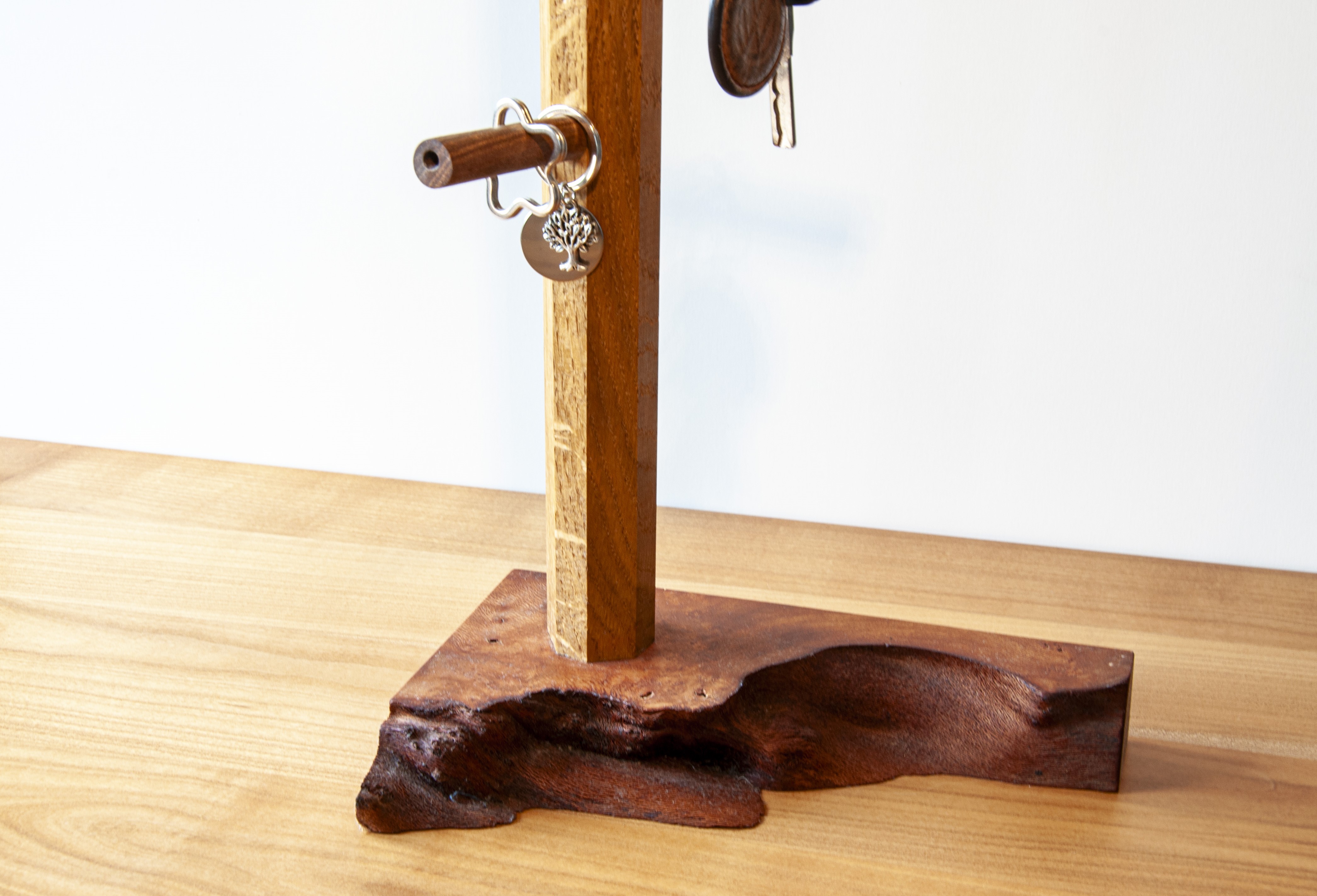 Keyholder Oak Detail 3